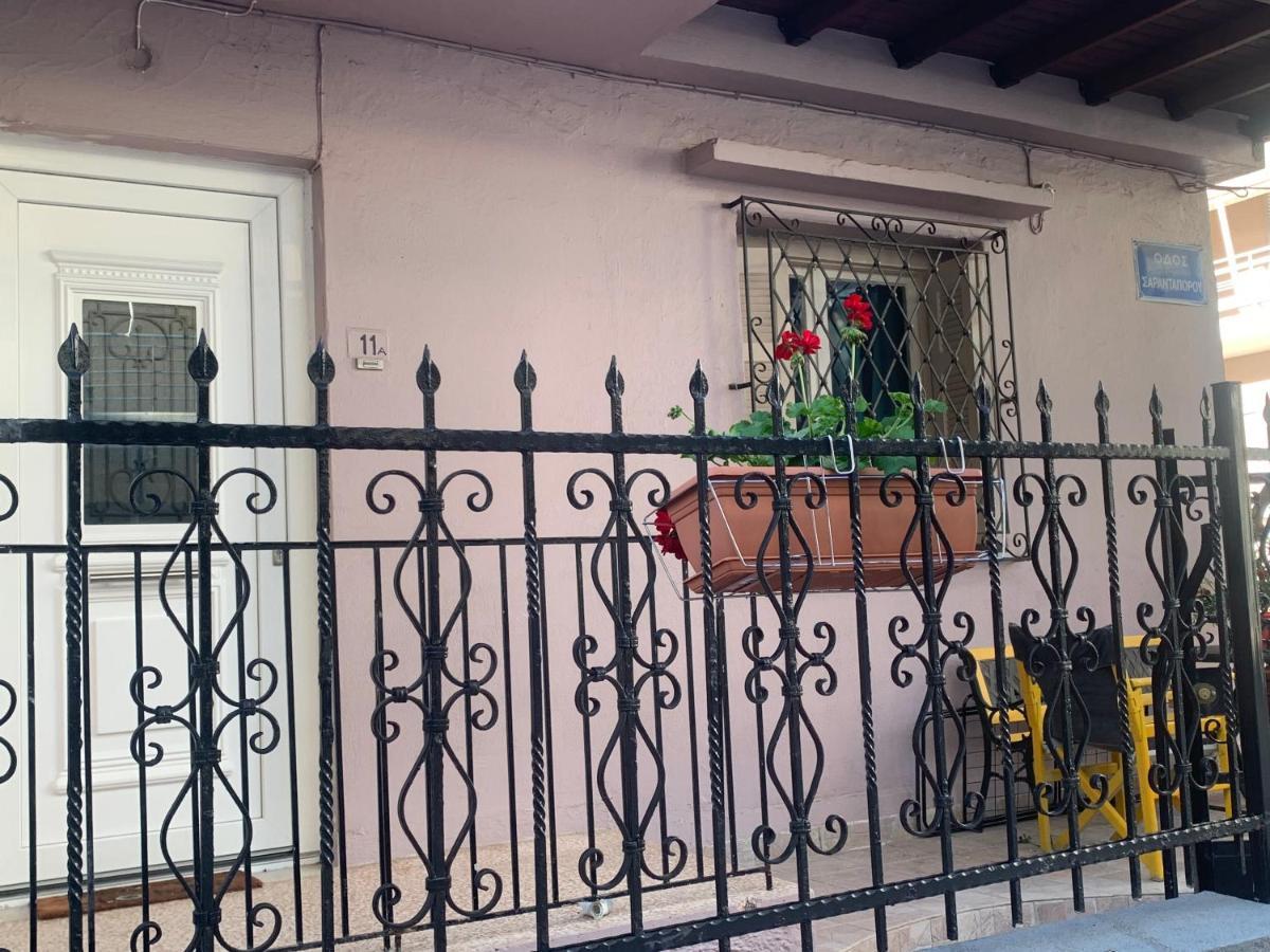 Appartamento Lovely Place With Veranda Larissa Esterno foto